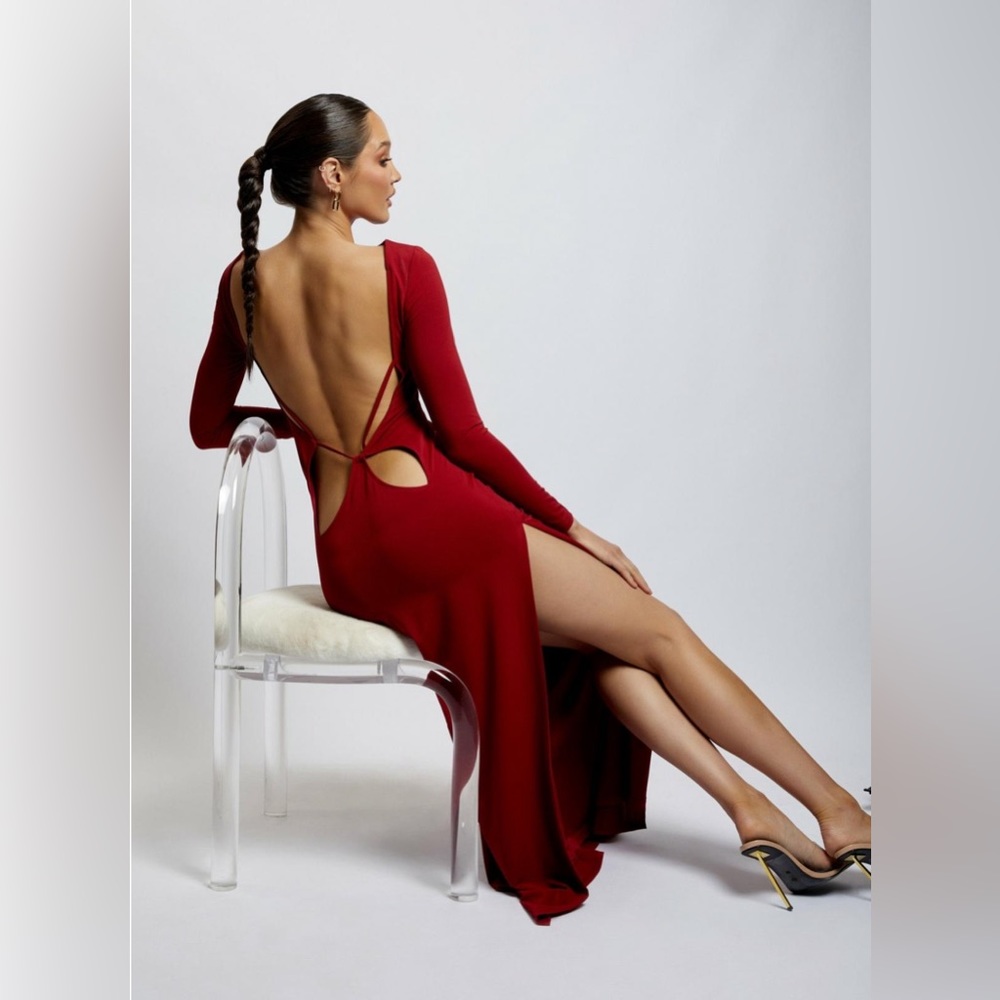 Meshki backless long sleeve midi dress